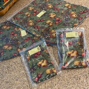 NIP Longaberger Napa Orchard Fabric Napkins and Placemats Fruit Design
